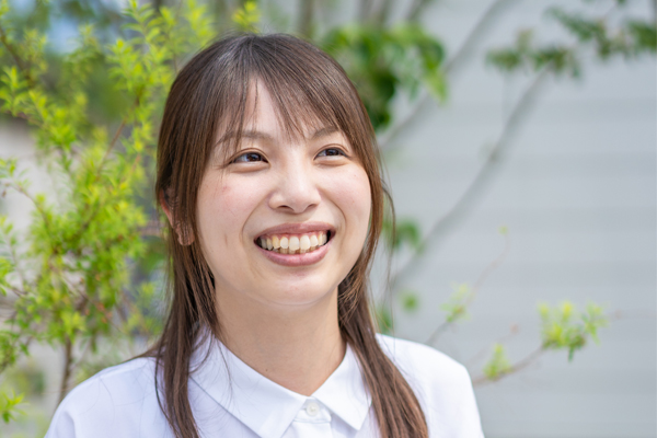 清家 彩