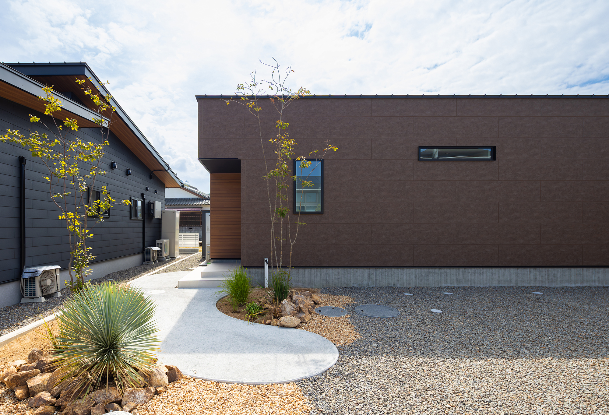 <p>外壁材②<br />
高耐久窯業系サイディング</p>
